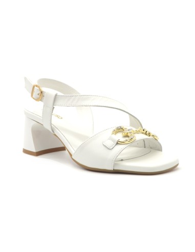 Melluso sandalo elegante con morsetto gioiello